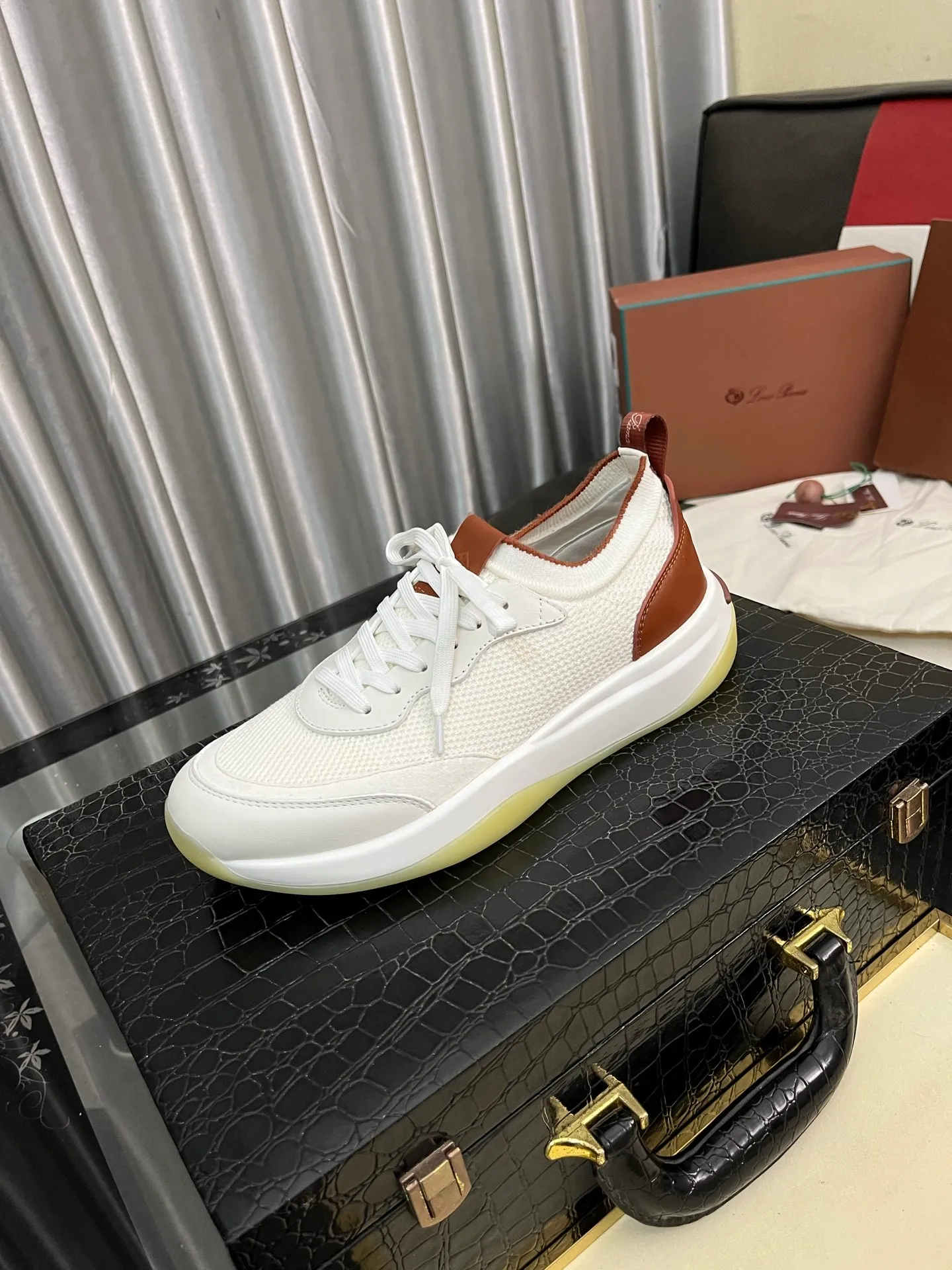 Men's men's shoes💰620⌚️⌚️Loro Piana - Loro Piana LP classic casual shoes, men's lace-up casual shoes and sneakers, high-quality lightweight and comfortable fabrics, suitable for outdoor leisure, the color is young and energetic, the upper is imported deerskin from Italy, it is great with sportswear or casual suits! Code number: 38-446️⃣Colors available